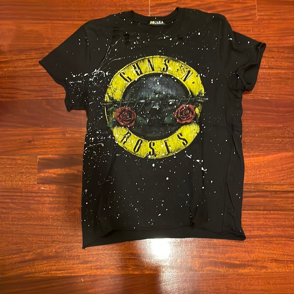 Guns and roses 🌹 T-shirt